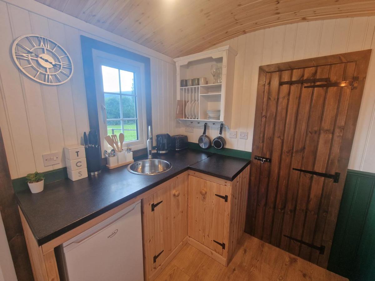 Cwtch Glamping Shepherds Huts Abergavenny Εξωτερικό φωτογραφία