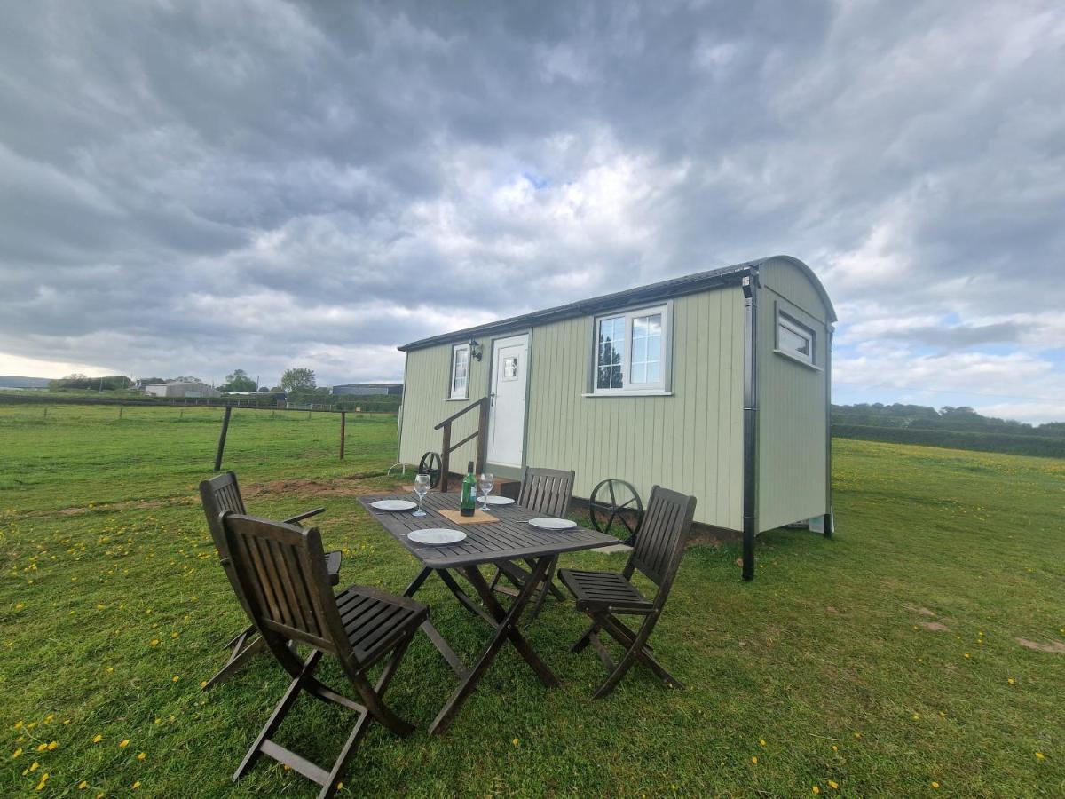 Cwtch Glamping Shepherds Huts Abergavenny Εξωτερικό φωτογραφία